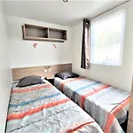 Ferienhaus 3 Bed - Sleeps 6 - On-site Activities - Parking