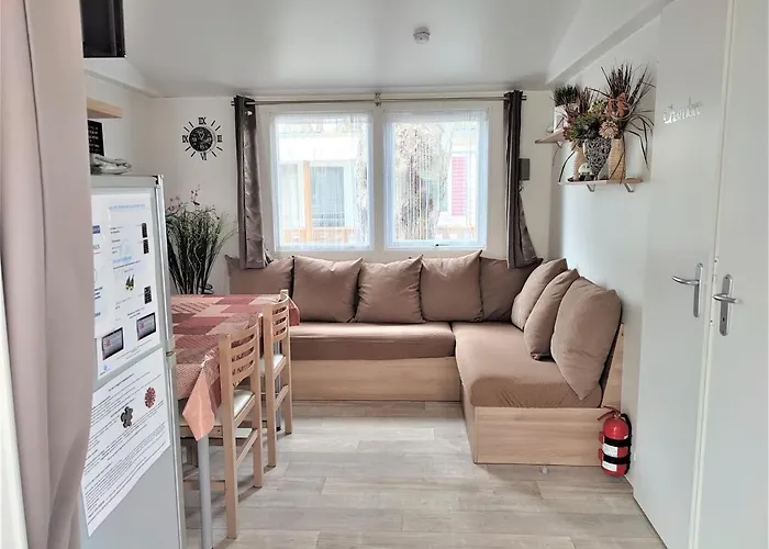 Dom wakacyjny 3 Bed - Sleeps 6 - On-site Activities - Parking Saint-Jean-de-Monts