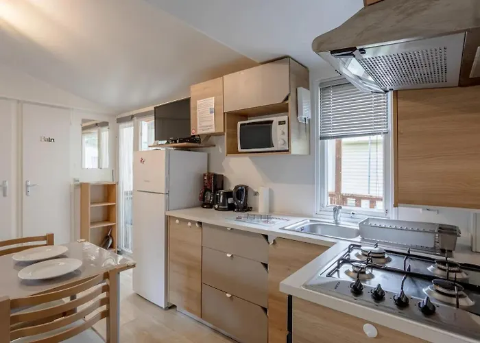 Dom wakacyjny 3 Bed - Sleeps 6 - On-site Activities - Parking